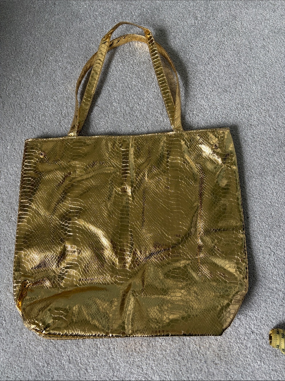 🔥🆕🔥 Elizabeth Grant Gold Snakeskin Embossed Tote Bag - Floral Interior